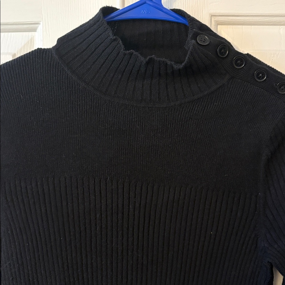 EUC Talbots Mock Neck Sweater w/Buttons Down the Collar